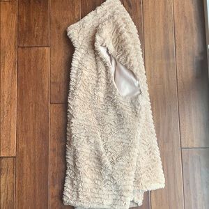 Betsy Johnson faux fur vest